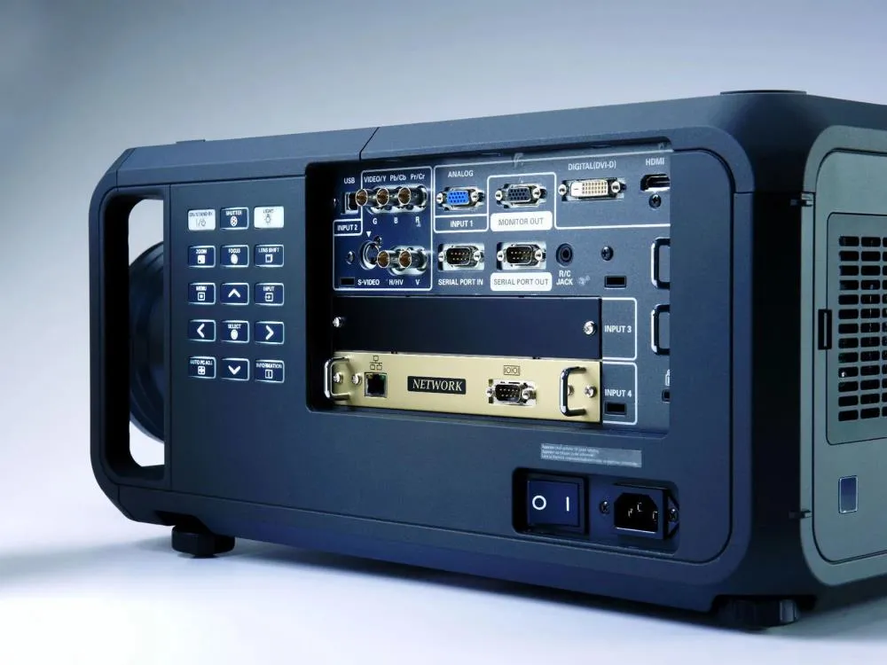 Christie DHD700