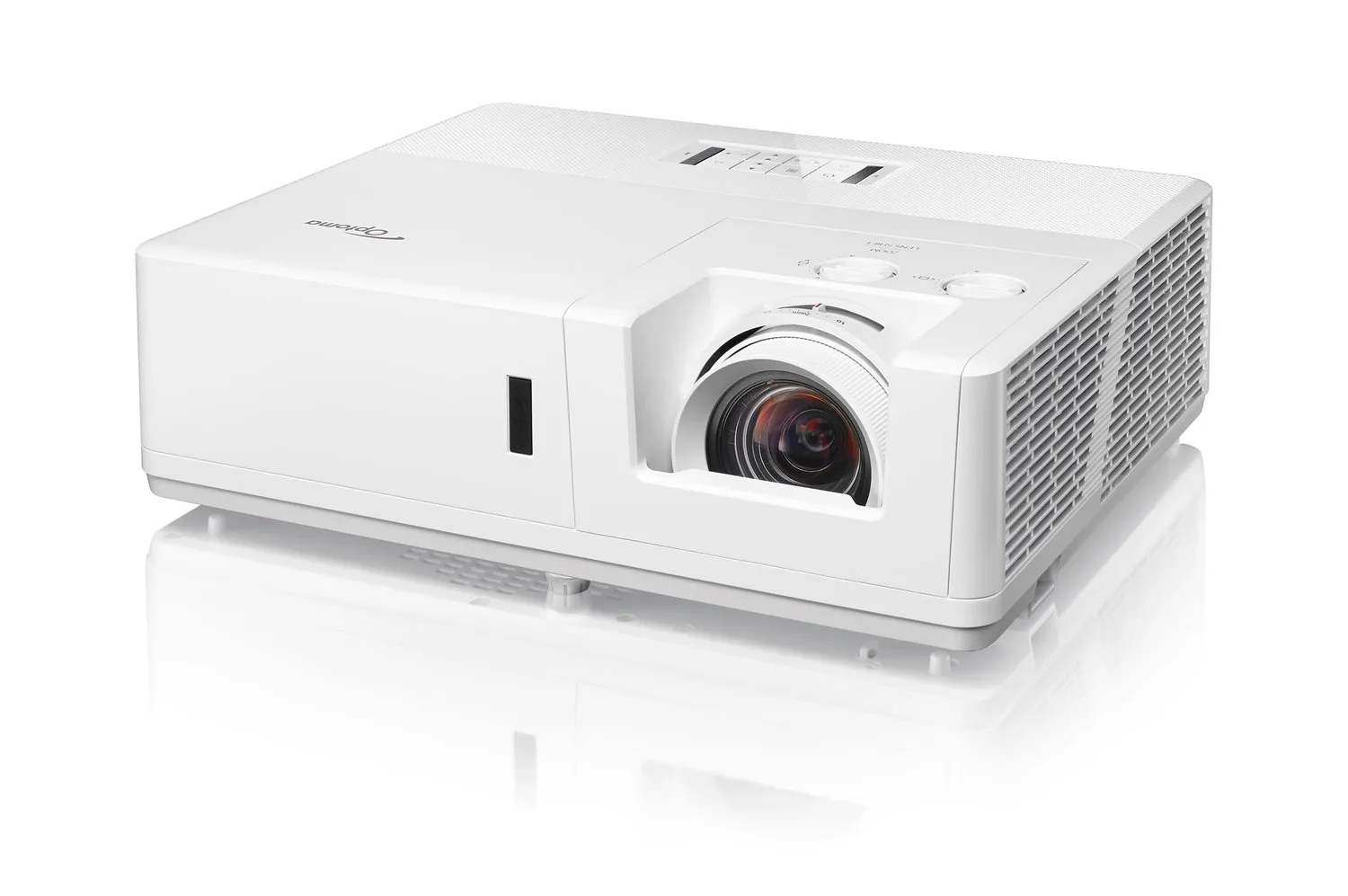 Dieses Bild zeigt den Projektor Optoma ZU707T. Die Kamera zeigt den Projektor von oben rechts.