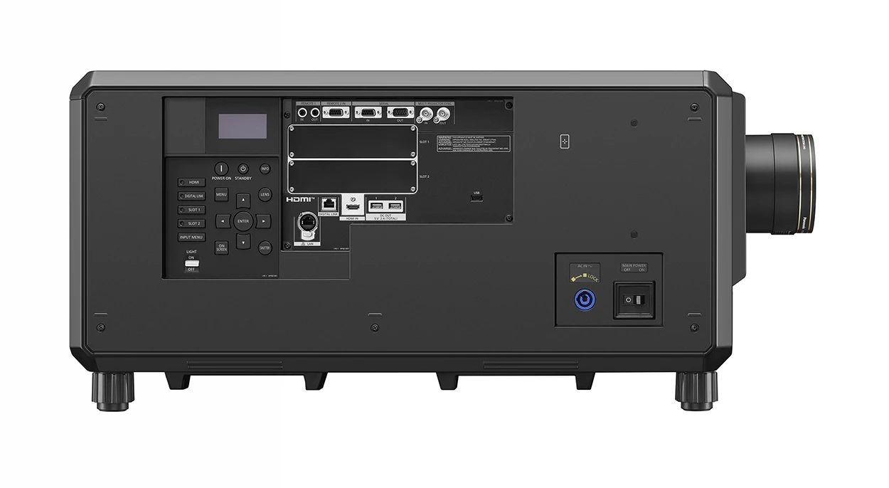 Dieses Bild zeigt den Projektor Panasonic PT-RQ35K2. Die Kamera zeigt den Projektor von links.