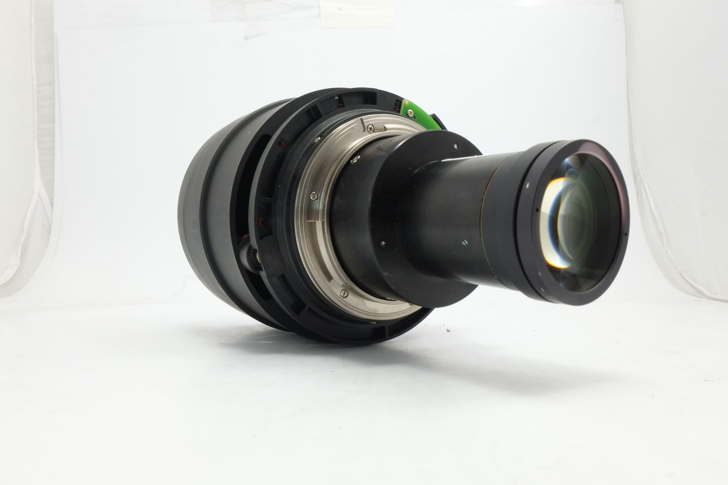 Barco FLD 0.74:1 (EN12)