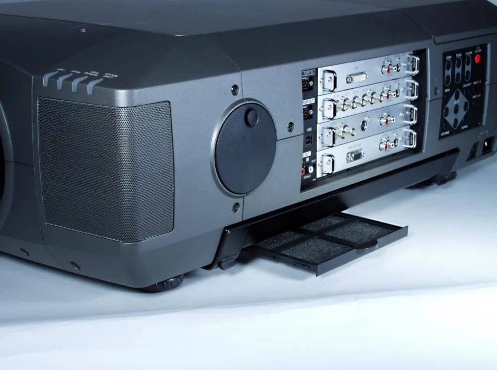 Eiki LC-XT4