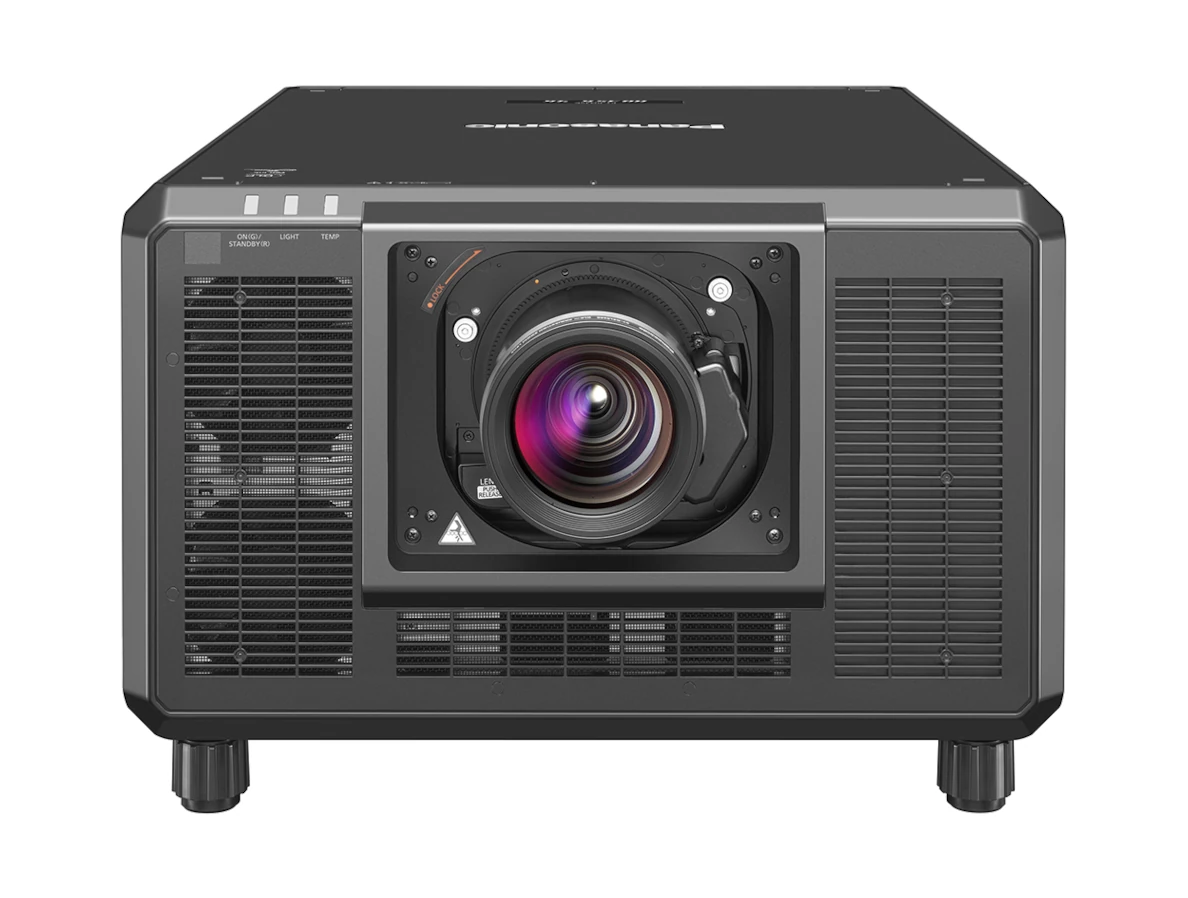Dieses Bild zeigt den Projektor Panasonic PT-RQ35K2. Die Kamera zeigt den Projektor von oben mittig.