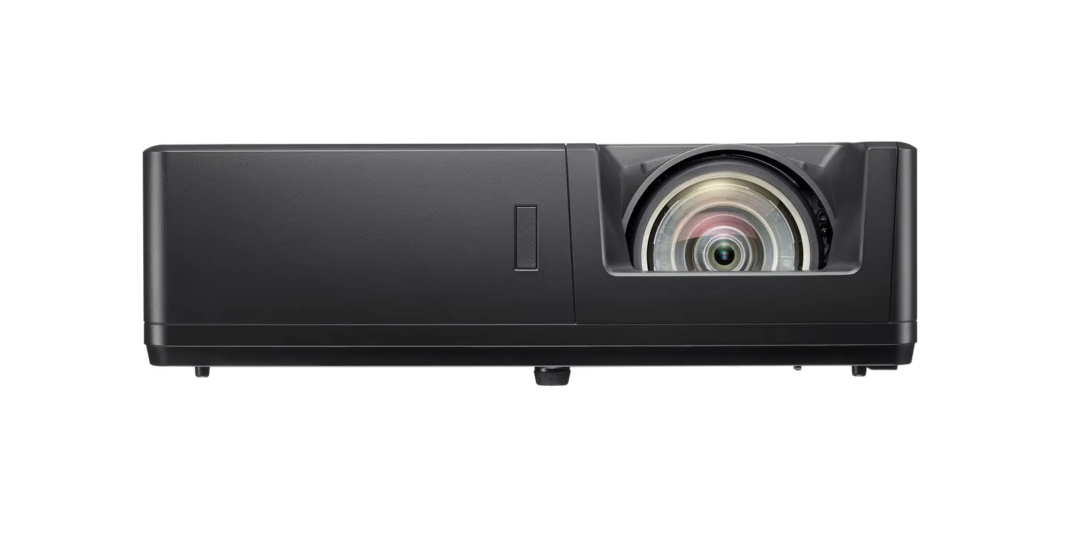 Dieses Bild zeigt den Projektor Optoma ZU607TST. Die Kamera zeigt den Projektor von vorne mittig.