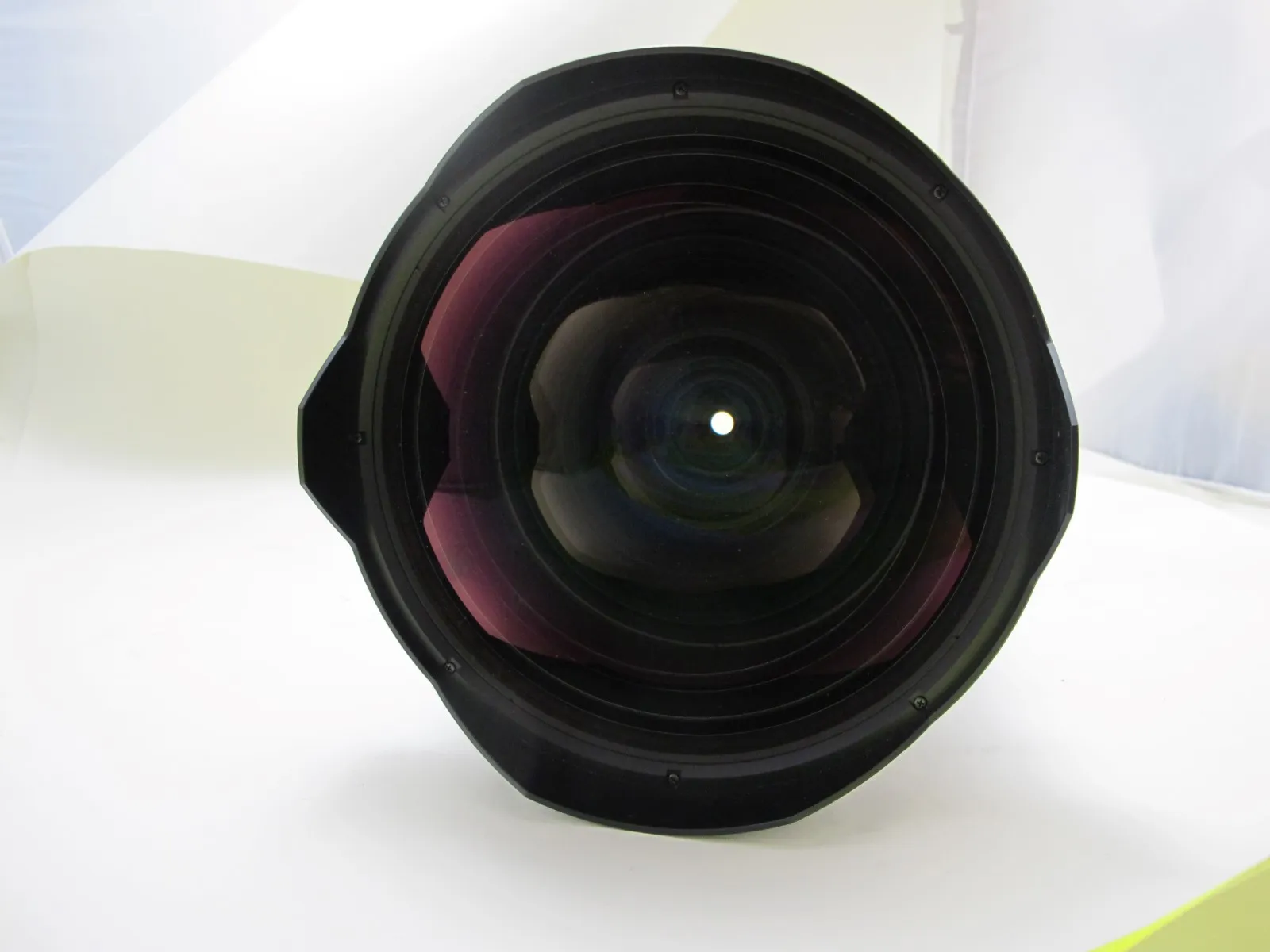 Barco TLD+ Ultra 0.85-1.24:1 